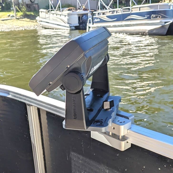 Basic Pontoon Rail Control Screen Mount - Image 7