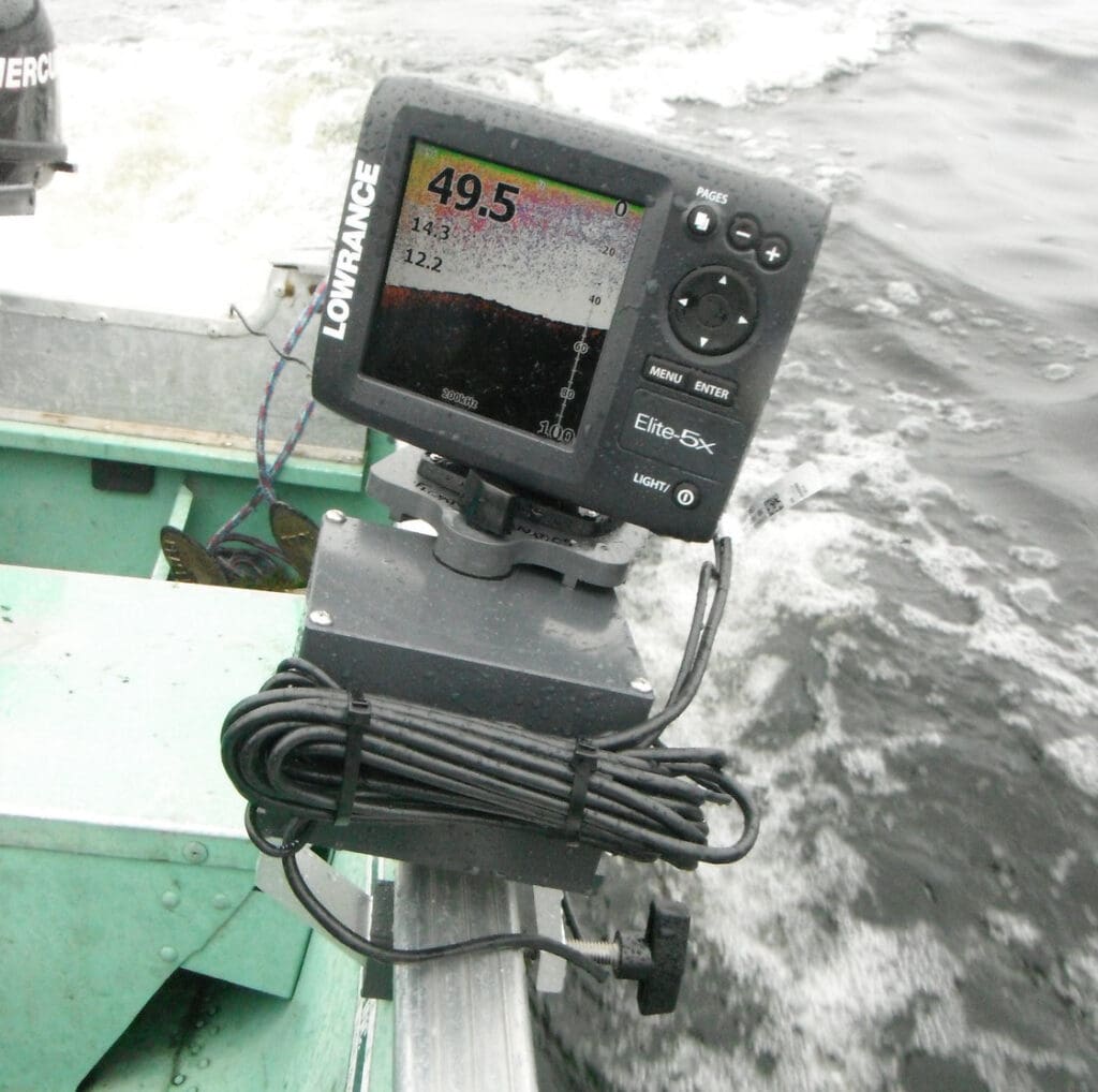 Powered 5Ah Magnetic Boat Mount Kit for 5-inch Screens